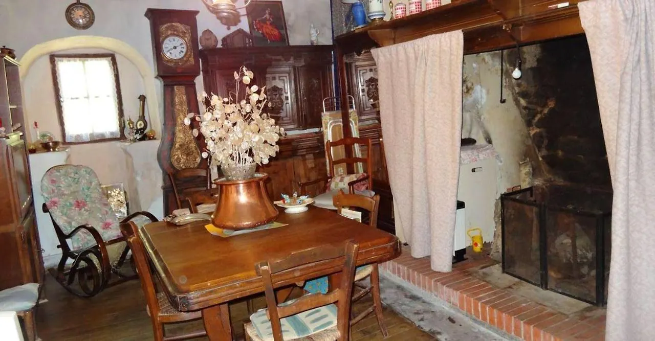 別荘 Maison De Charme A Teyssieu Avec Cheminee Et Jardin. フランス
