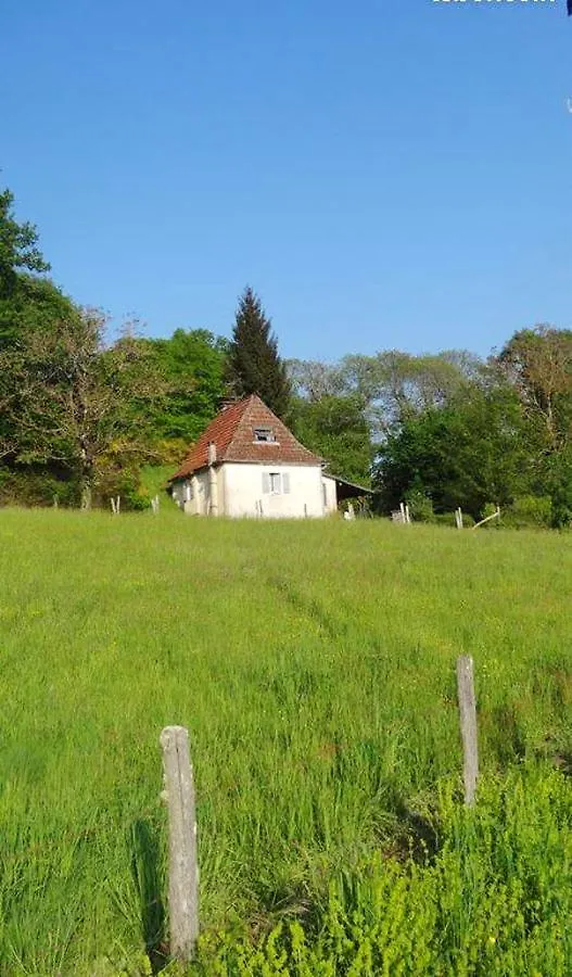 Maison De Charme A Teyssieu Avec Cheminee Et Jardin. 別荘