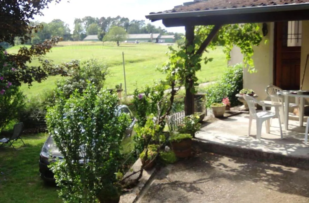 Maison De Charme A Teyssieu Avec Cheminee Et Jardin.